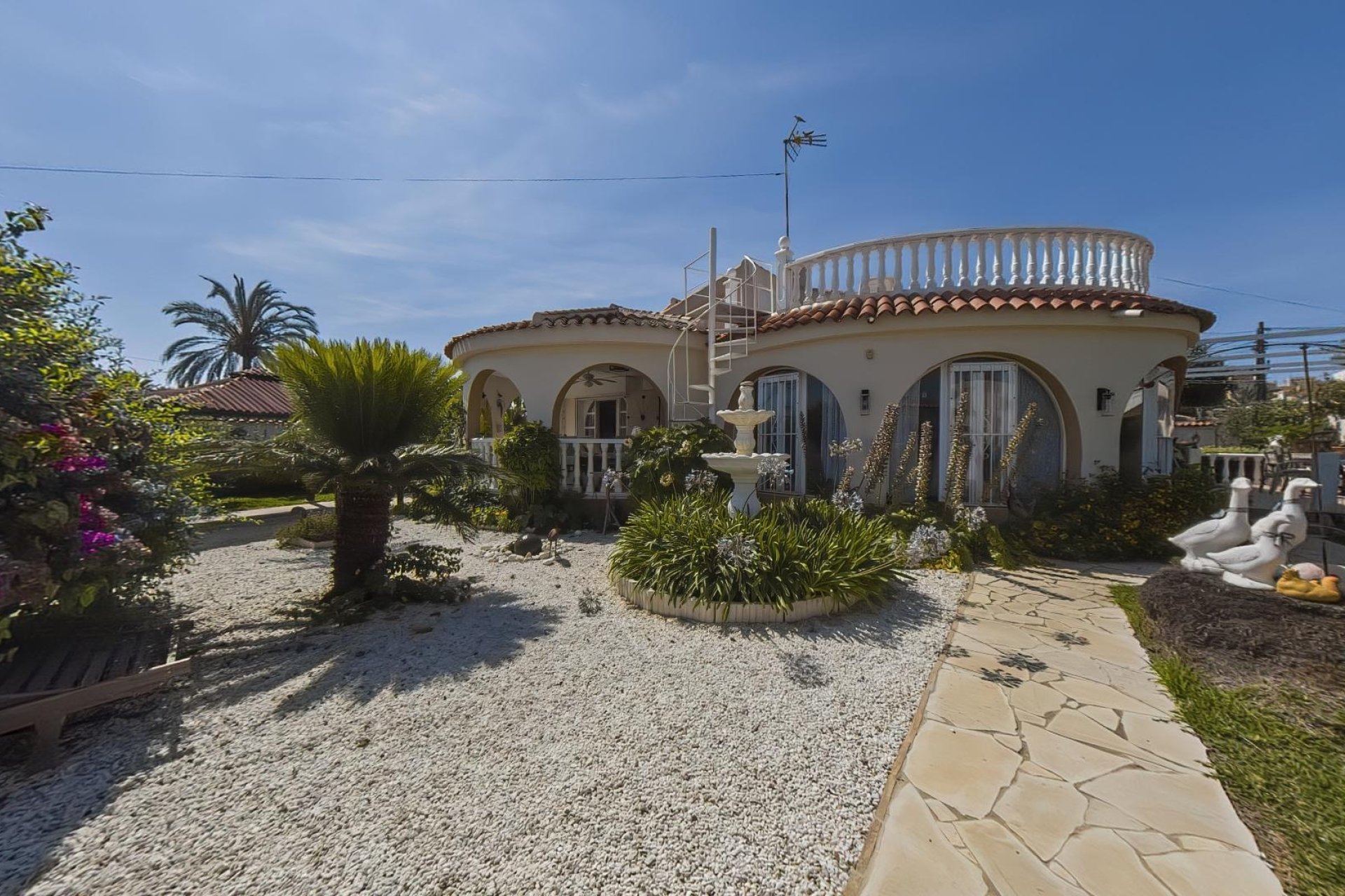 Resale - Villa -
Torrevieja - Costa Blanca
