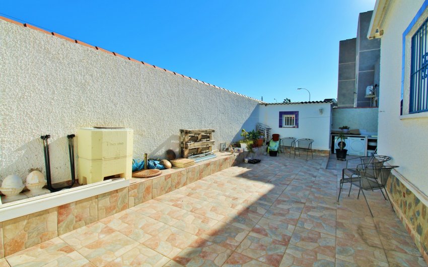 Resale - Villa -
Torrevieja - El Chaparral