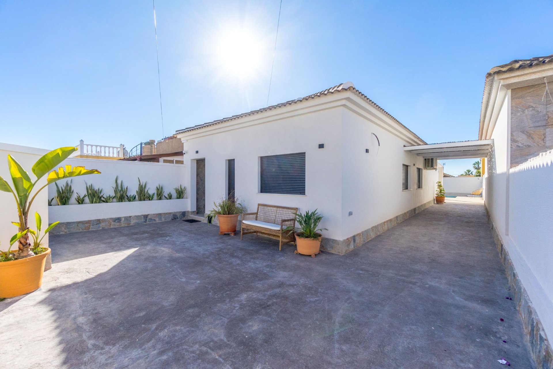 Resale - Villa -
Torrevieja - El Chaparral