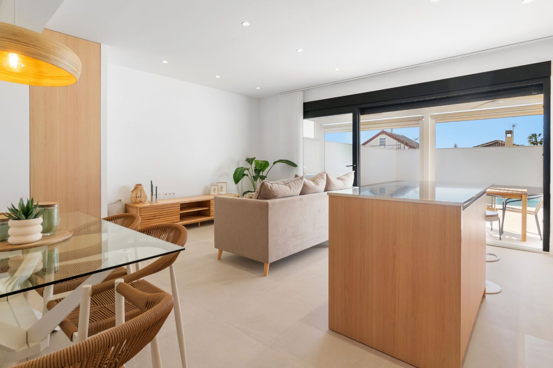 Resale - Villa -
Torrevieja - El Chaparral