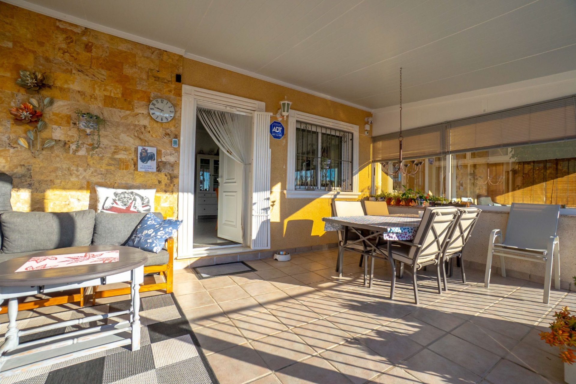 Resale - Villa -
Torrevieja - El Chaparral