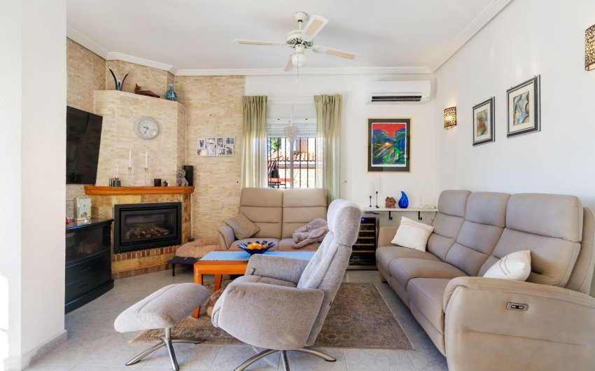 Resale - Villa -
Torrevieja - El Chaparral