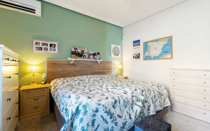 Resale - Villa -
Torrevieja - El Chaparral