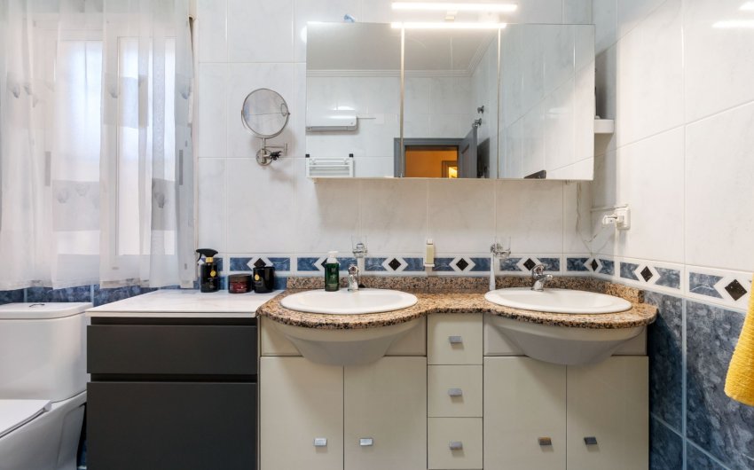 Resale - Villa -
Torrevieja - El Chaparral