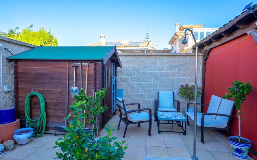 Resale - Villa -
Torrevieja - El Chaparral