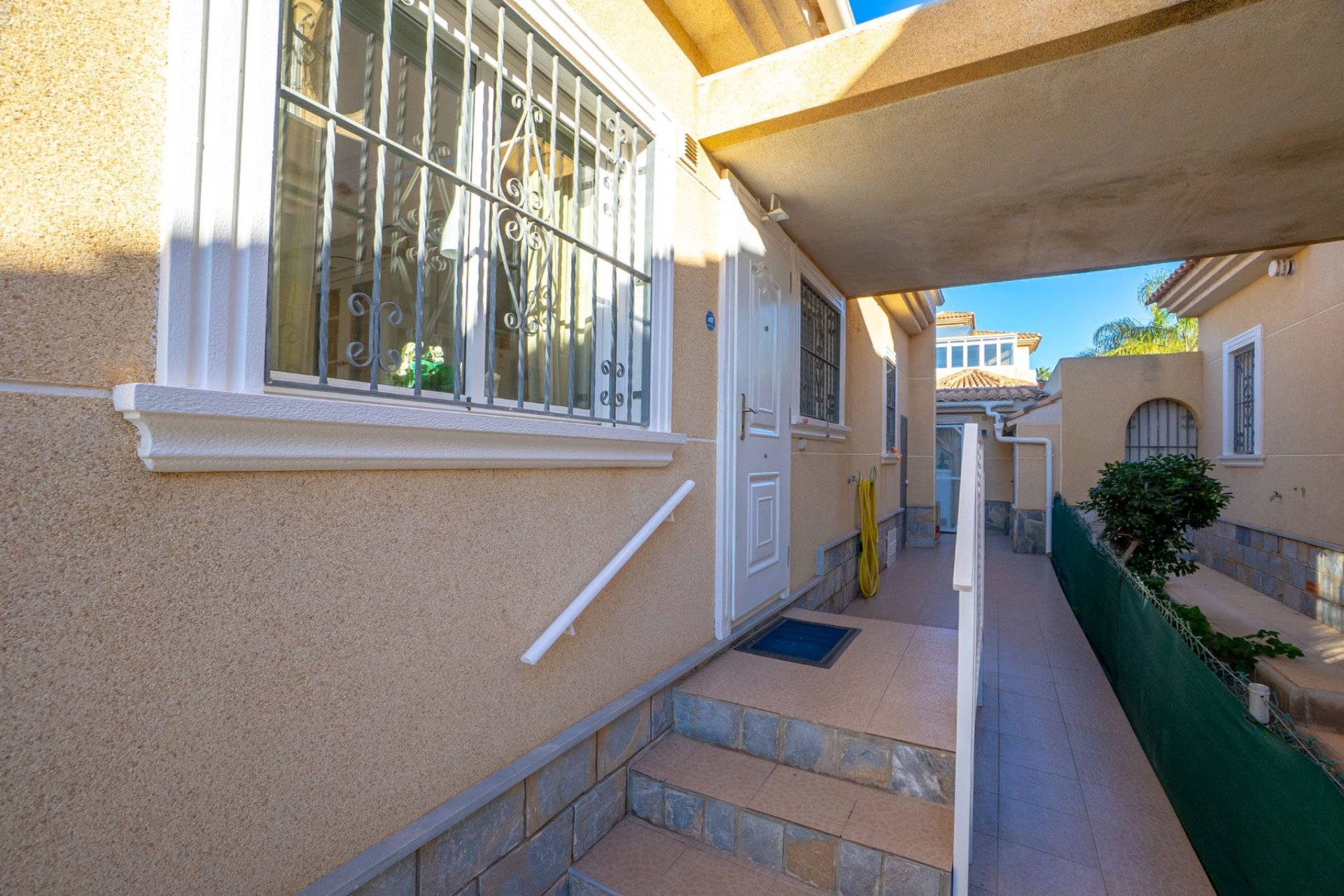 Resale - Villa -
Torrevieja - El Chaparral