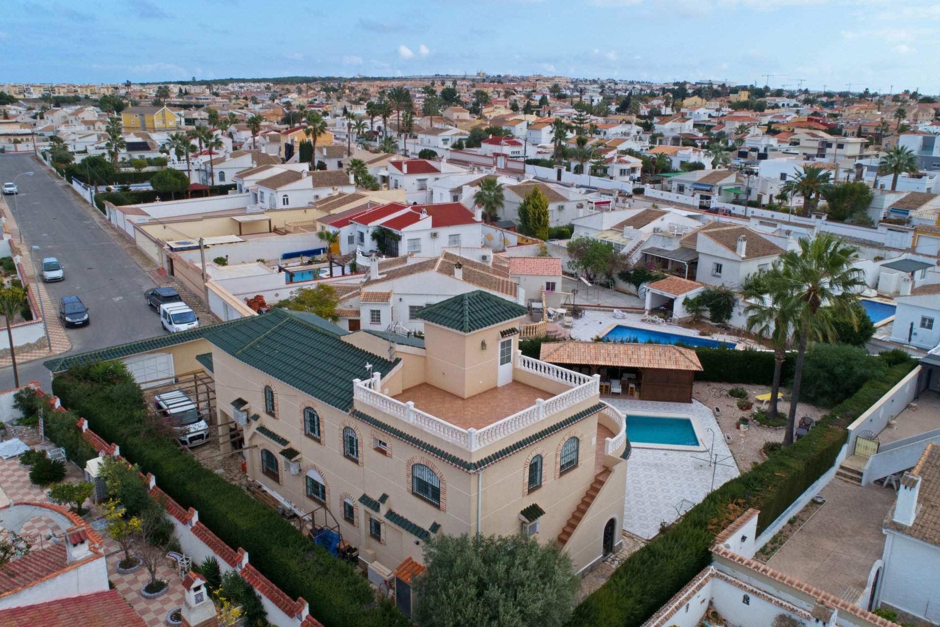 Resale - Villa -
Torrevieja - El Chaparral