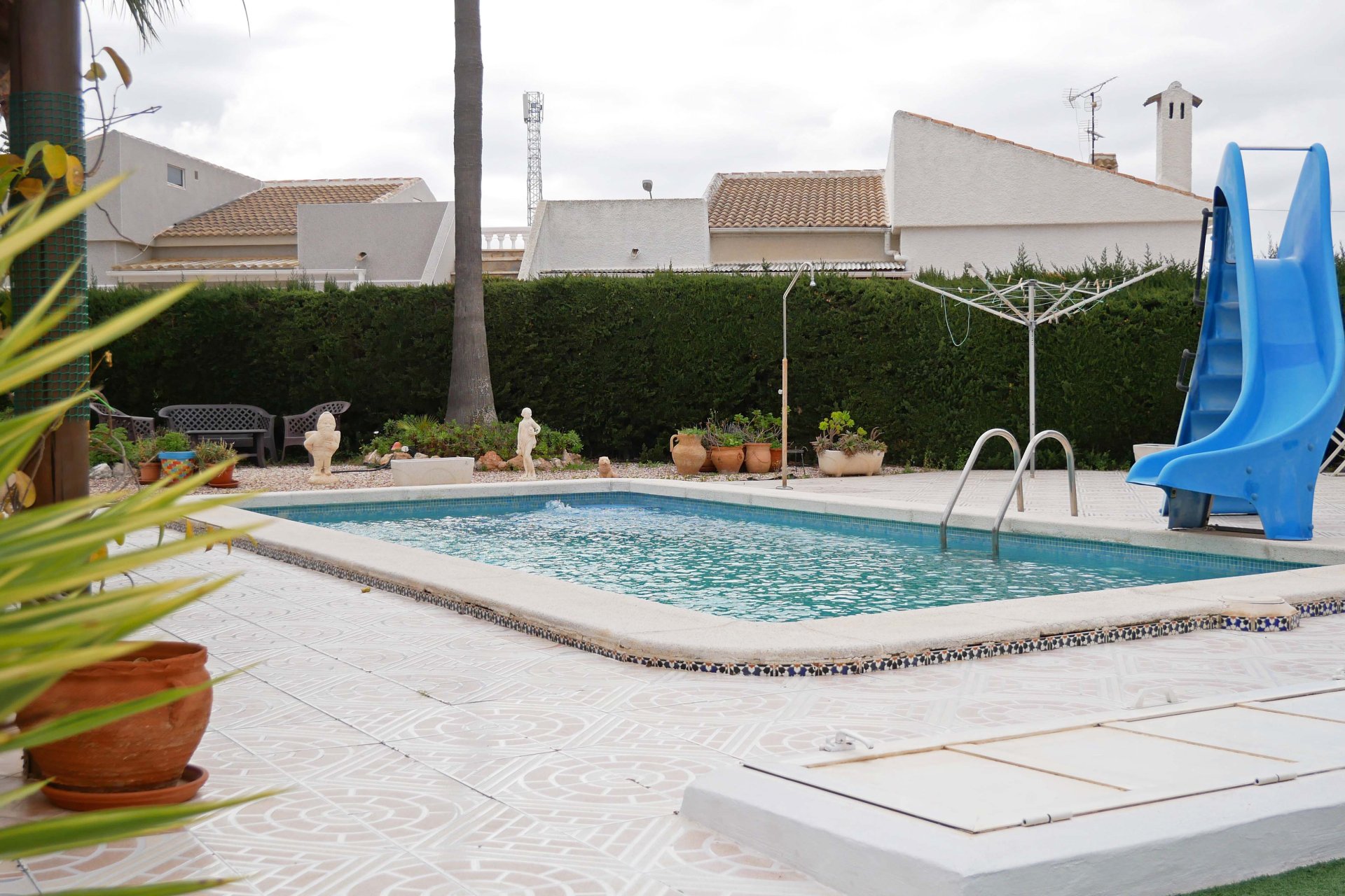 Resale - Villa -
Torrevieja - El Chaparral