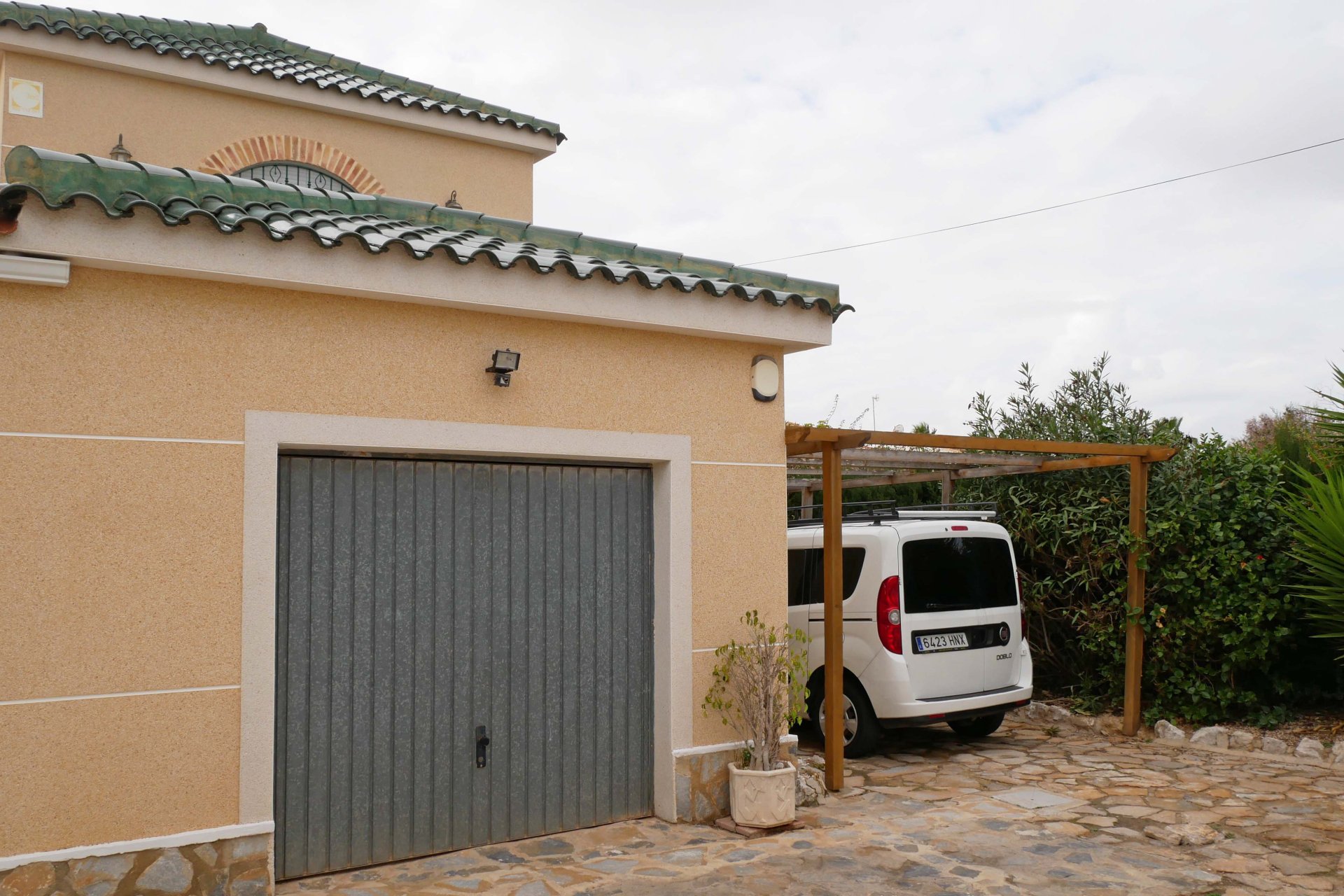 Resale - Villa -
Torrevieja - El Chaparral