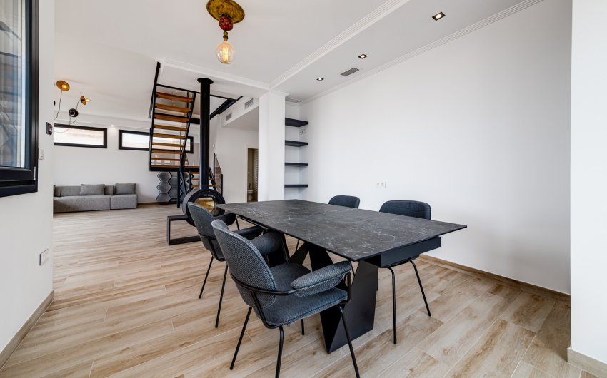 Resale - Villa -
Torrevieja - La Mata