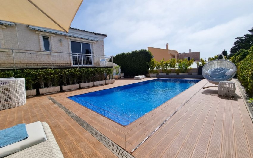 Resale - Villa -
Torrevieja - La Mata