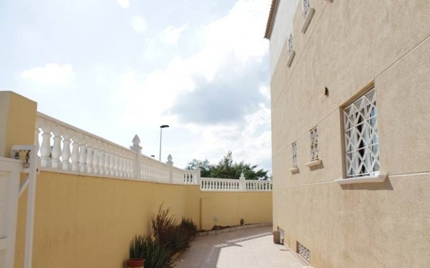 Resale - Villa -
Torrevieja - La Siesta - El Salado - Torreta
