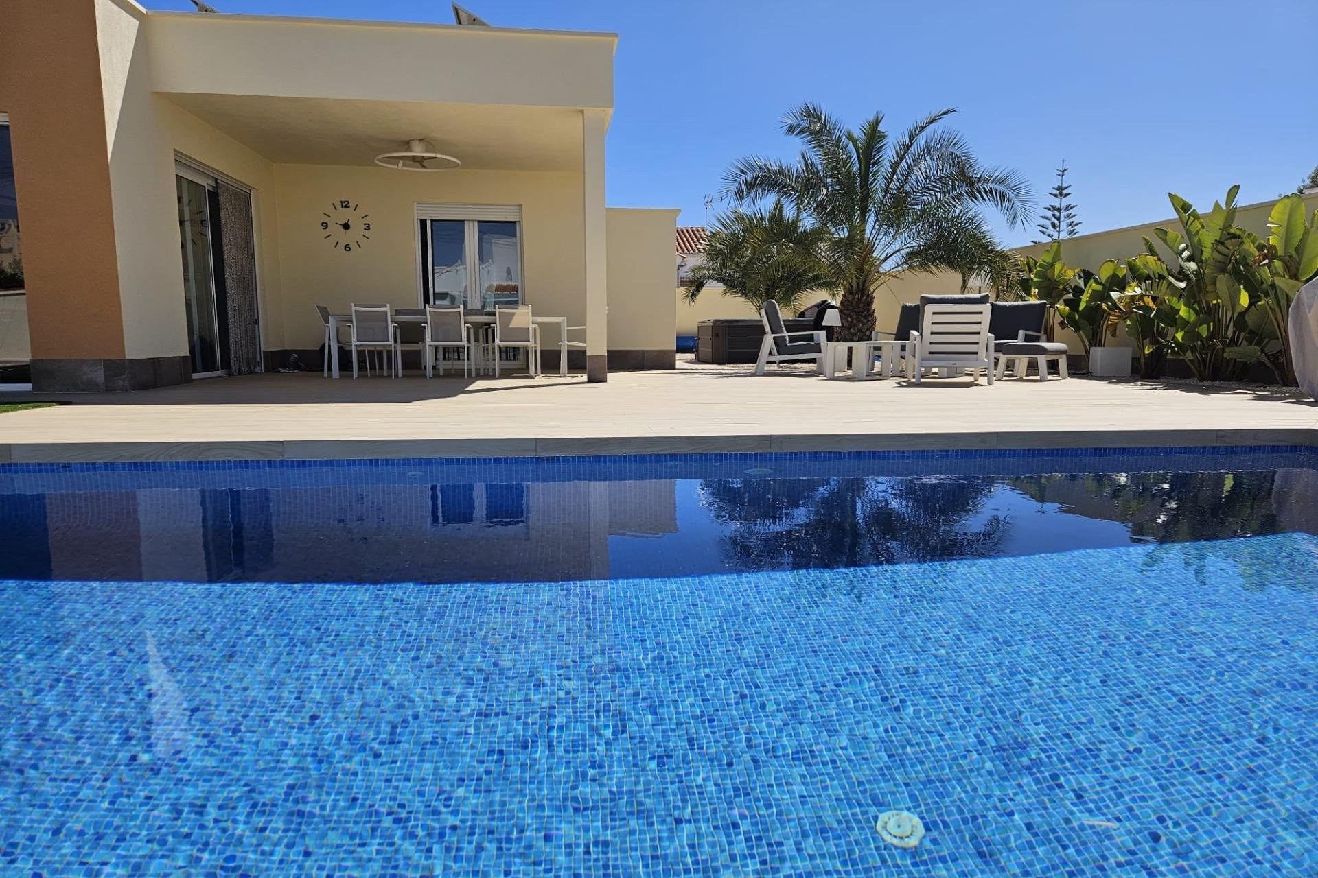 Resale - Villa -
Torrevieja - La Siesta - El Salado - Torreta