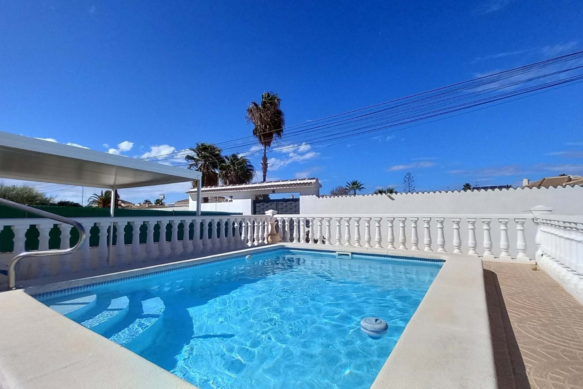 Resale - Villa -
Torrevieja - La Siesta