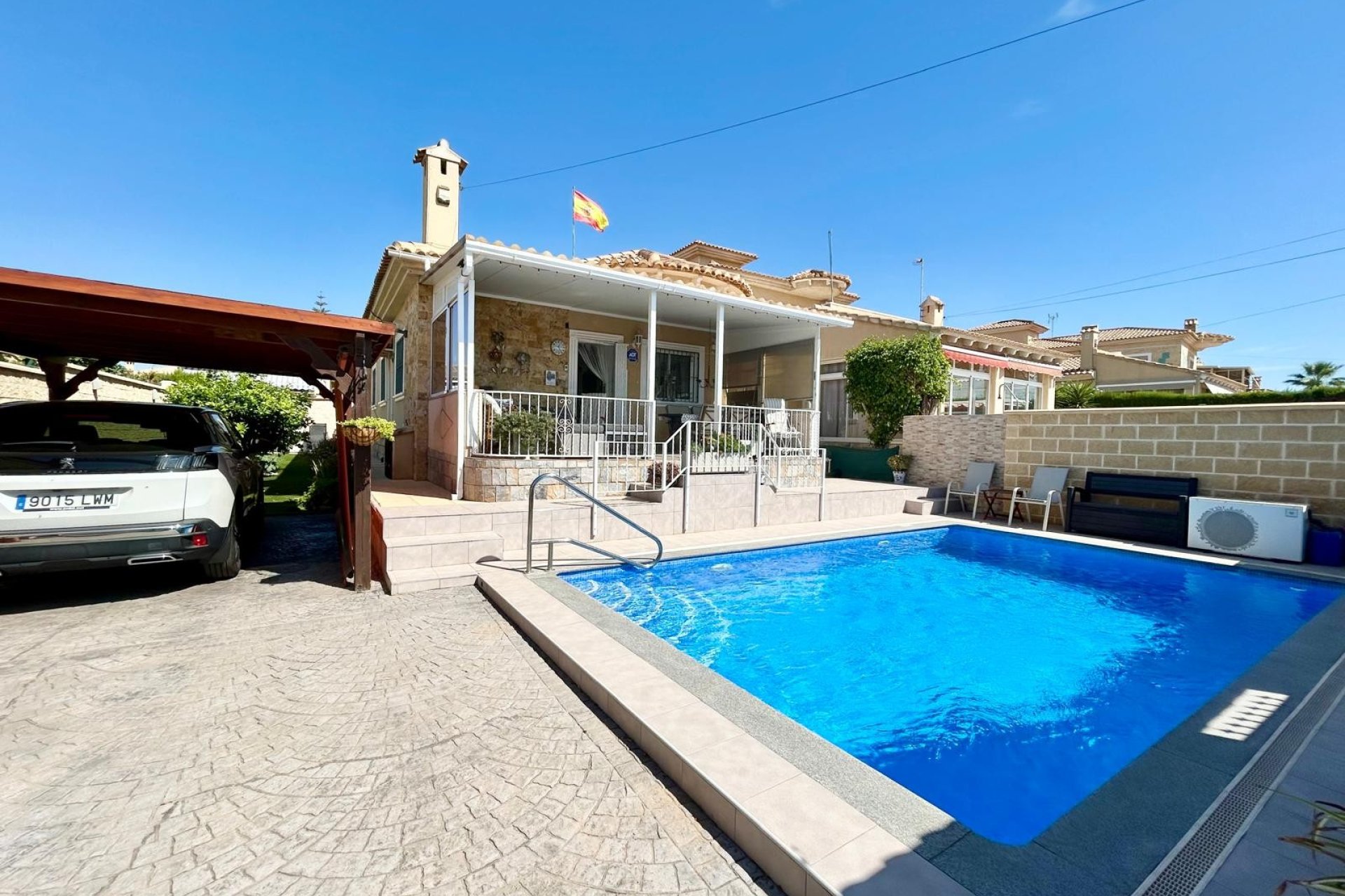 Resale - Villa -
Torrevieja - La Siesta