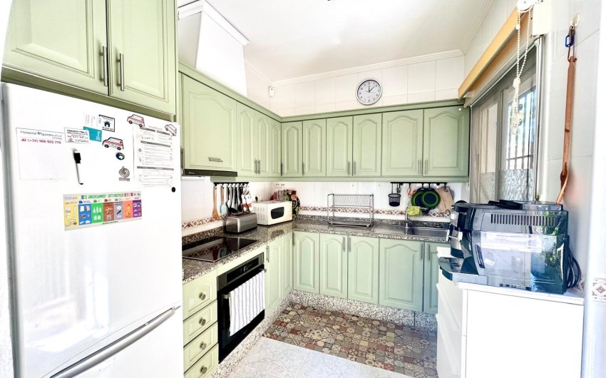 Resale - Villa -
Torrevieja - La Siesta