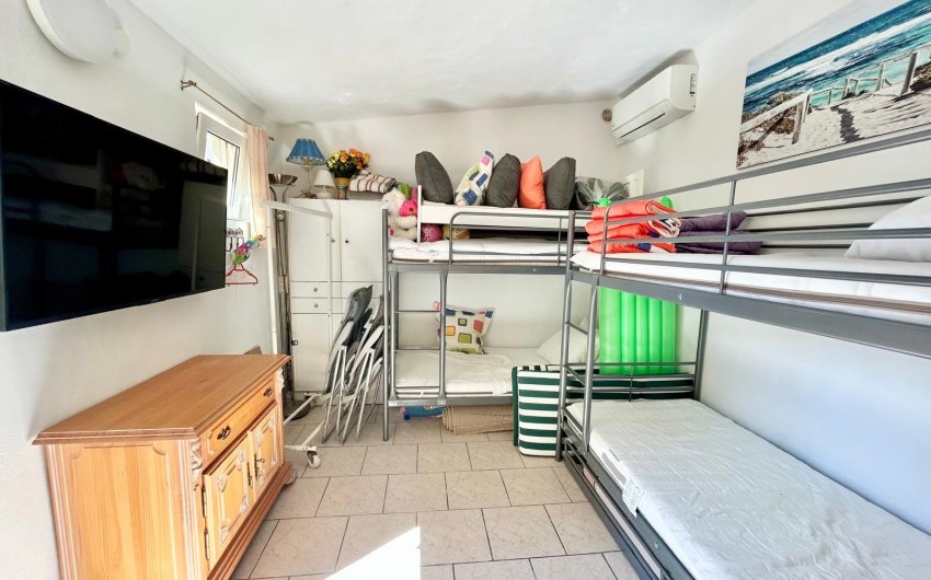 Resale - Villa -
Torrevieja - La Siesta