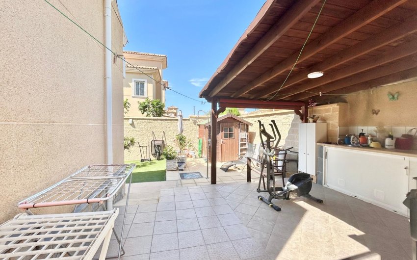 Resale - Villa -
Torrevieja - La Siesta