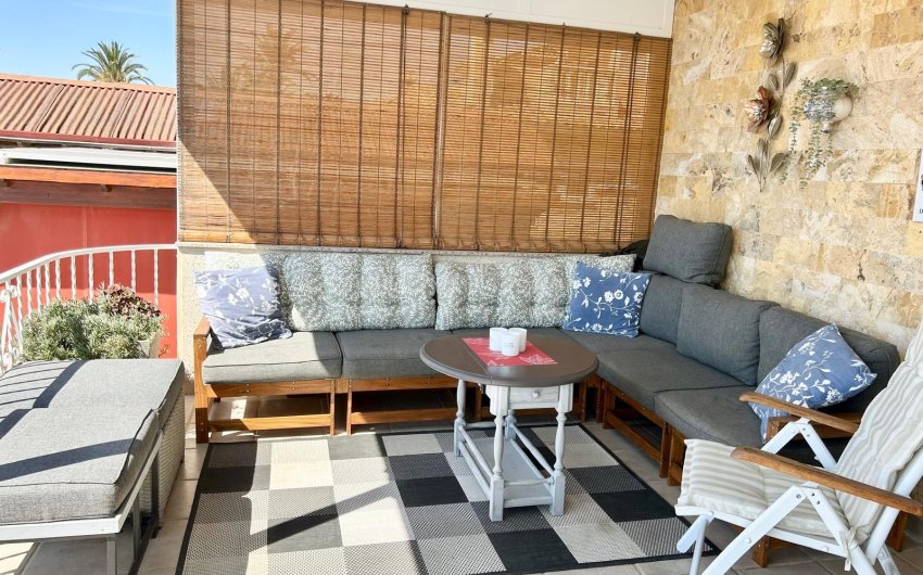 Resale - Villa -
Torrevieja - La Siesta