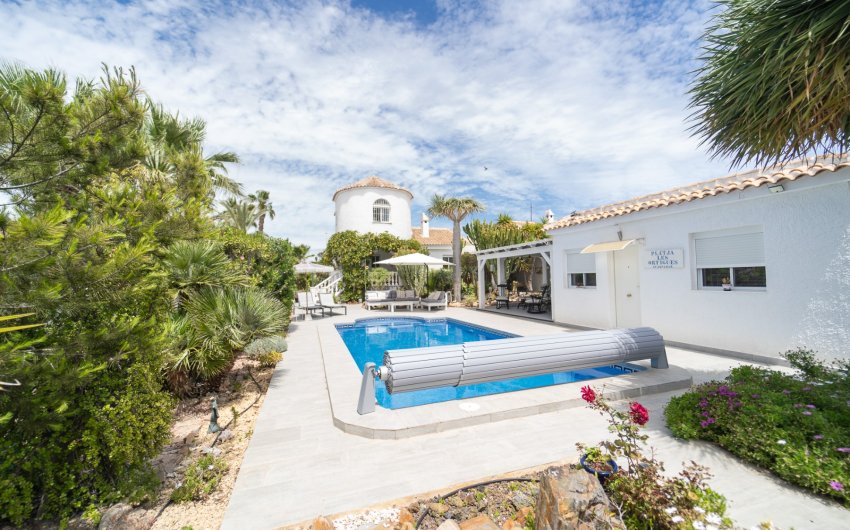 Resale - Villa -
Torrevieja - La Siesta