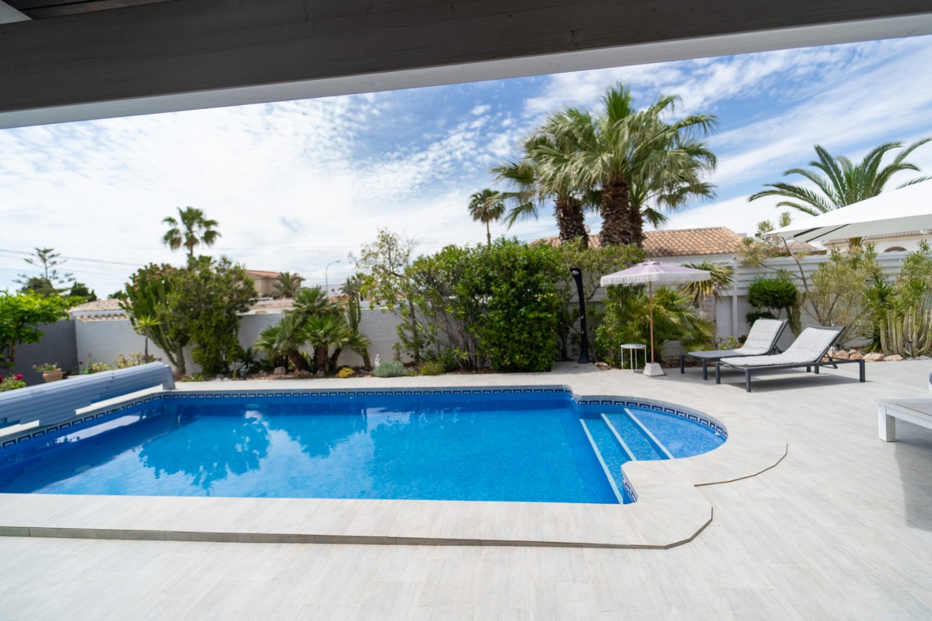 Resale - Villa -
Torrevieja - La Siesta