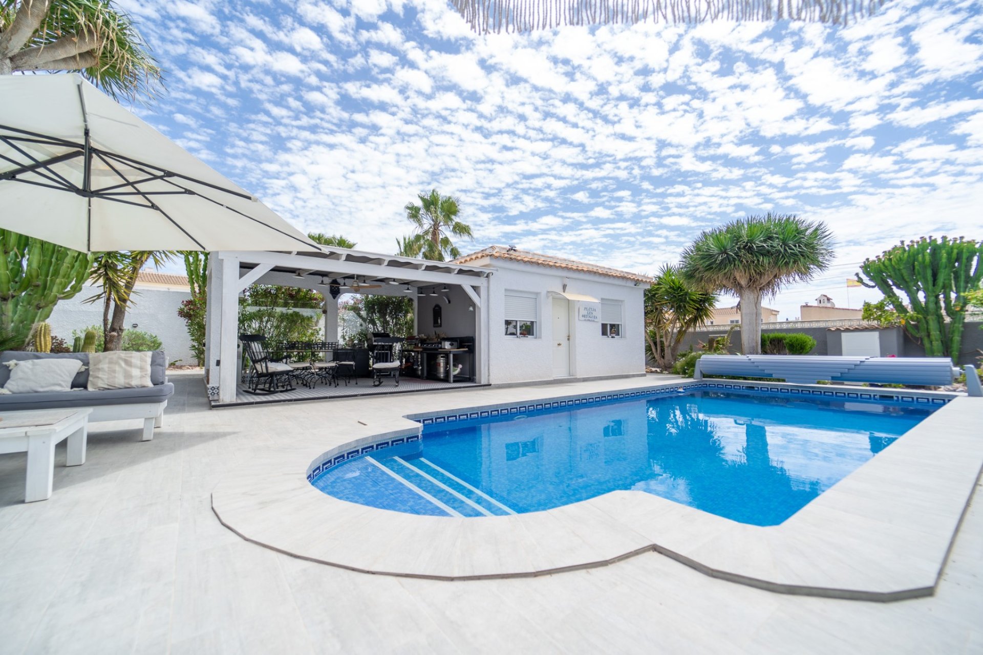 Resale - Villa -
Torrevieja - La Siesta