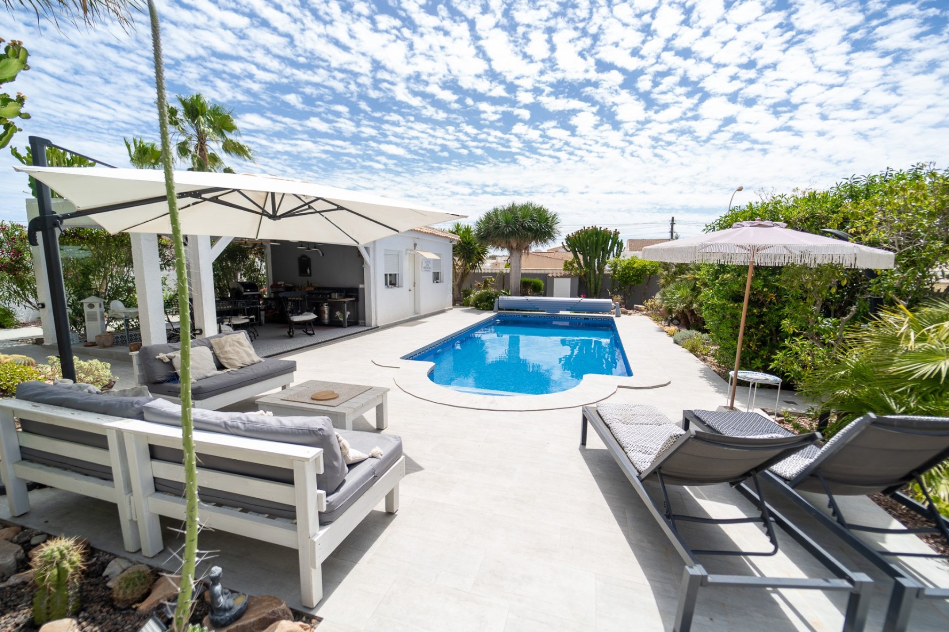 Resale - Villa -
Torrevieja - La Siesta