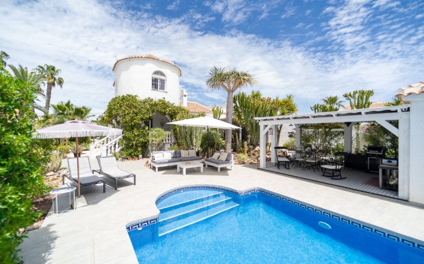 Resale - Villa -
Torrevieja - La Siesta