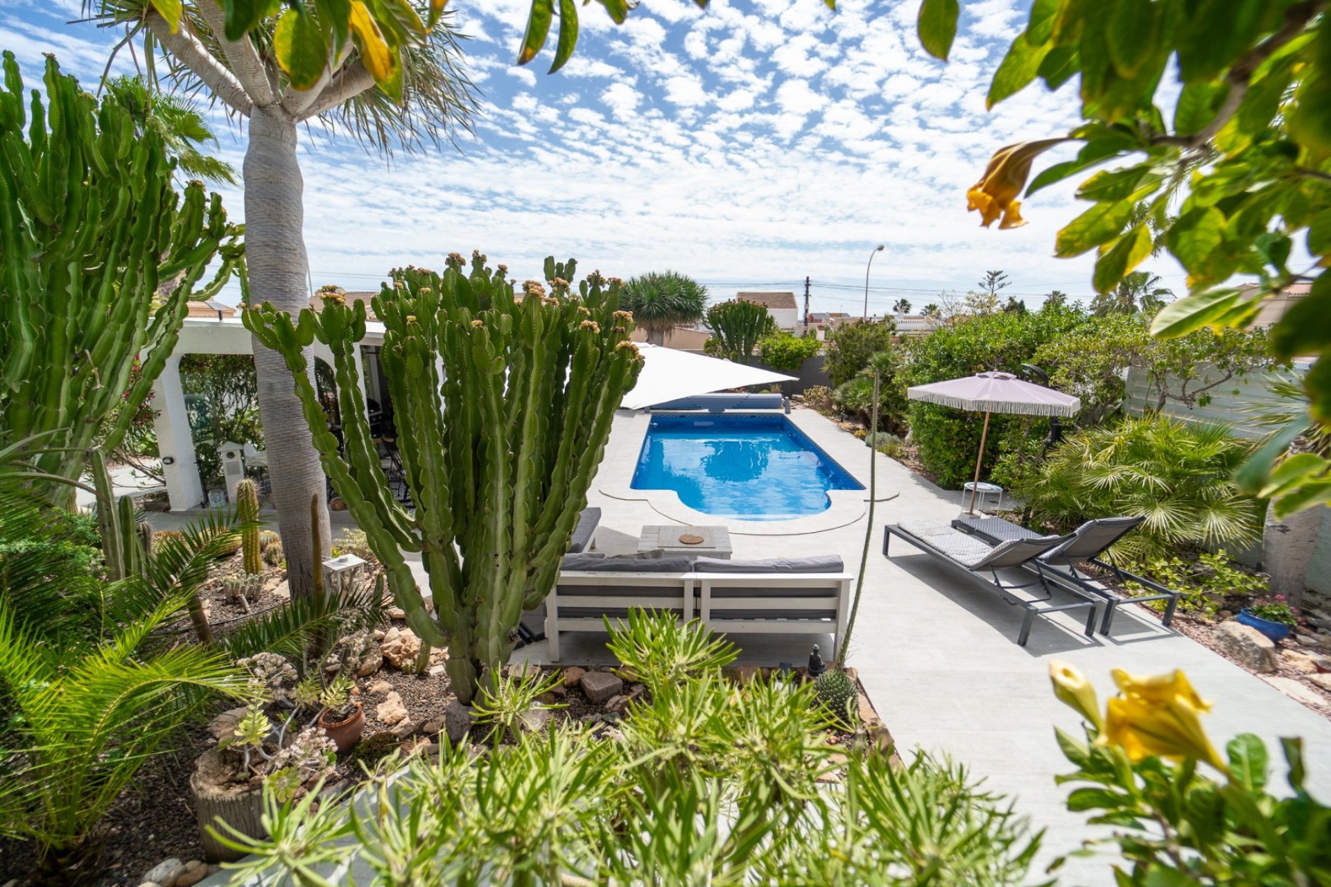 Resale - Villa -
Torrevieja - La Siesta