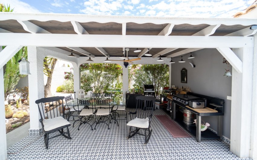 Resale - Villa -
Torrevieja - La Siesta