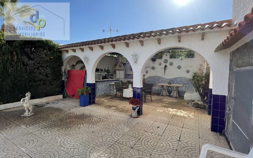 Resale - Villa -
Torrevieja - La Siesta