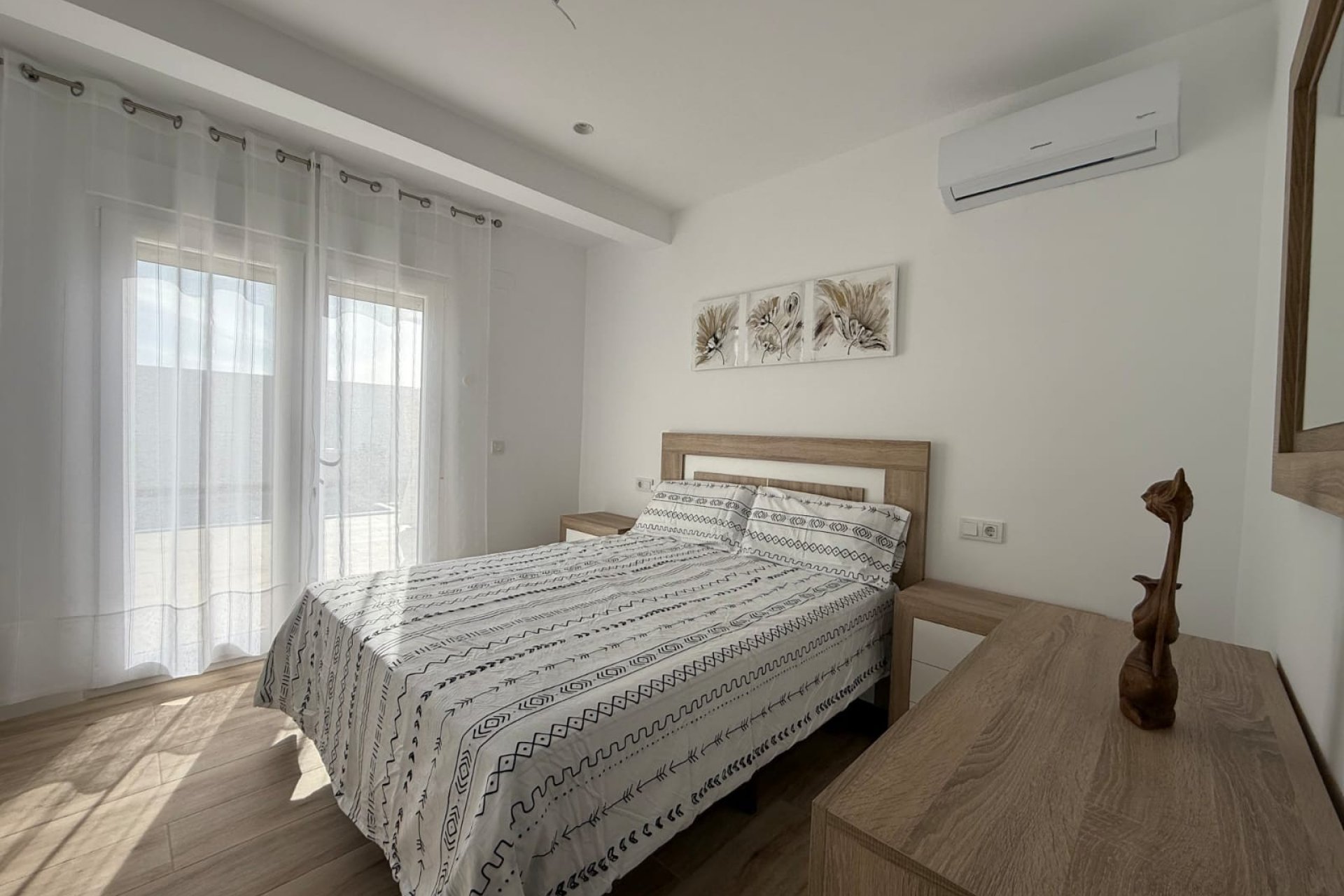 Resale - Villa -
Torrevieja - La Siesta