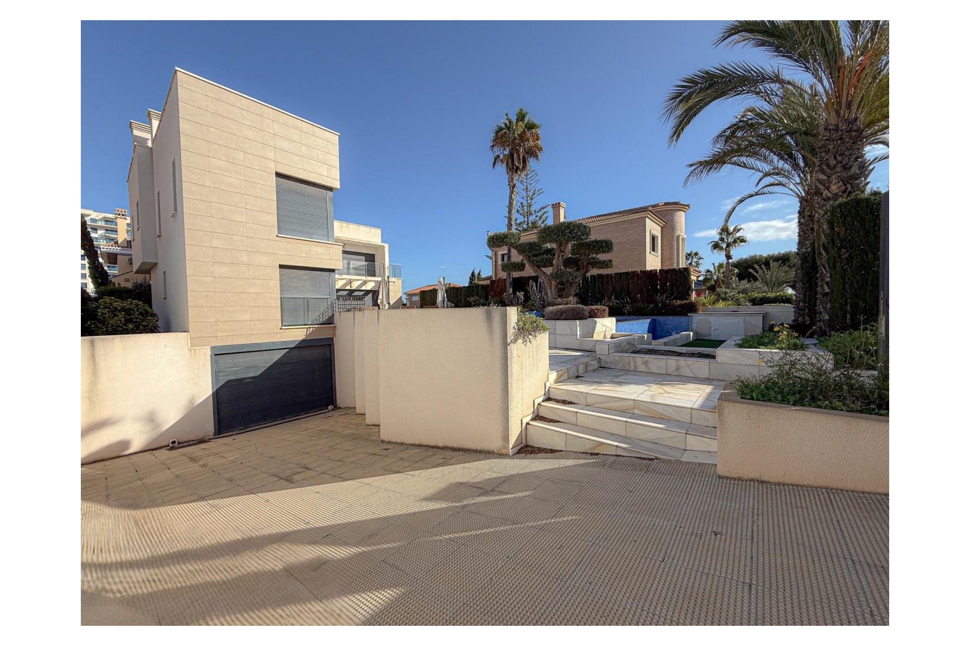 Resale - Villa -
Torrevieja - La veleta