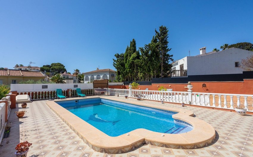 Resale - Villa -
Torrevieja - Los Balcones - Los Altos del Edén