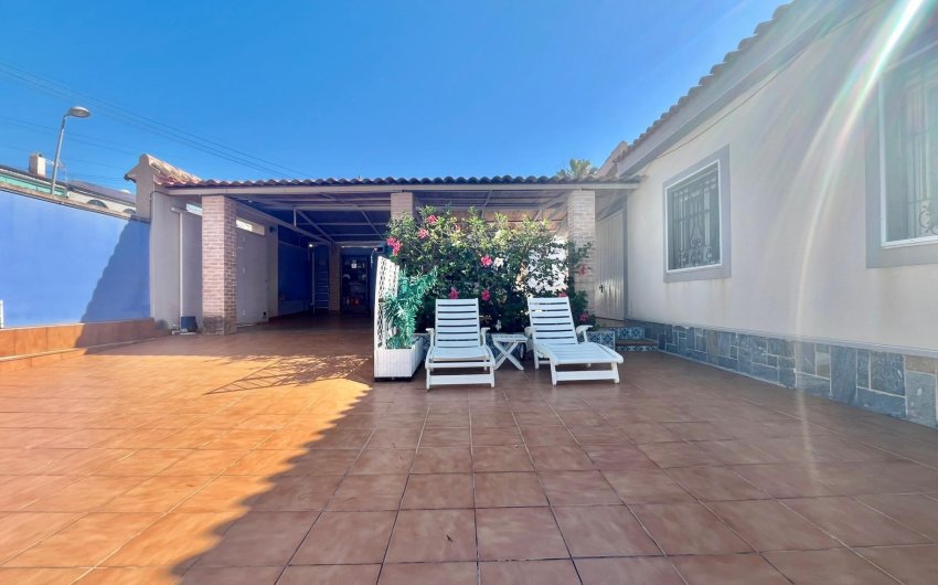 Resale - Villa -
Torrevieja - Los Balcones - Los Altos del Edén