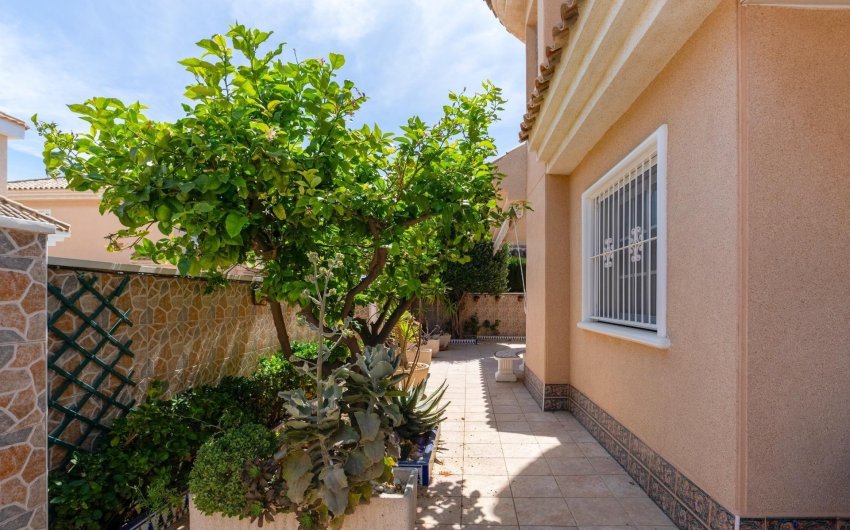 Resale - Villa -
Torrevieja - Los Balcones - Los Altos del Edén