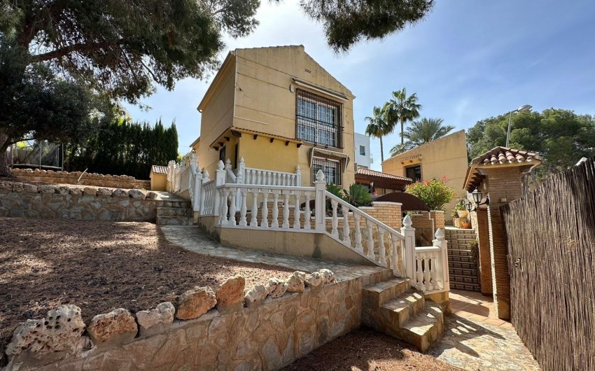 Resale - Villa -
Torrevieja - Los Balcones - Los Altos del Edén