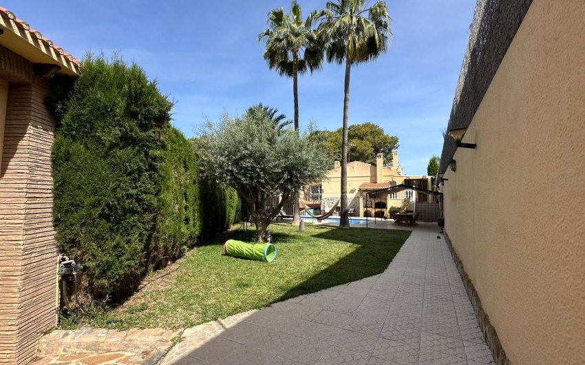 Resale - Villa -
Torrevieja - Los Balcones - Los Altos del Edén