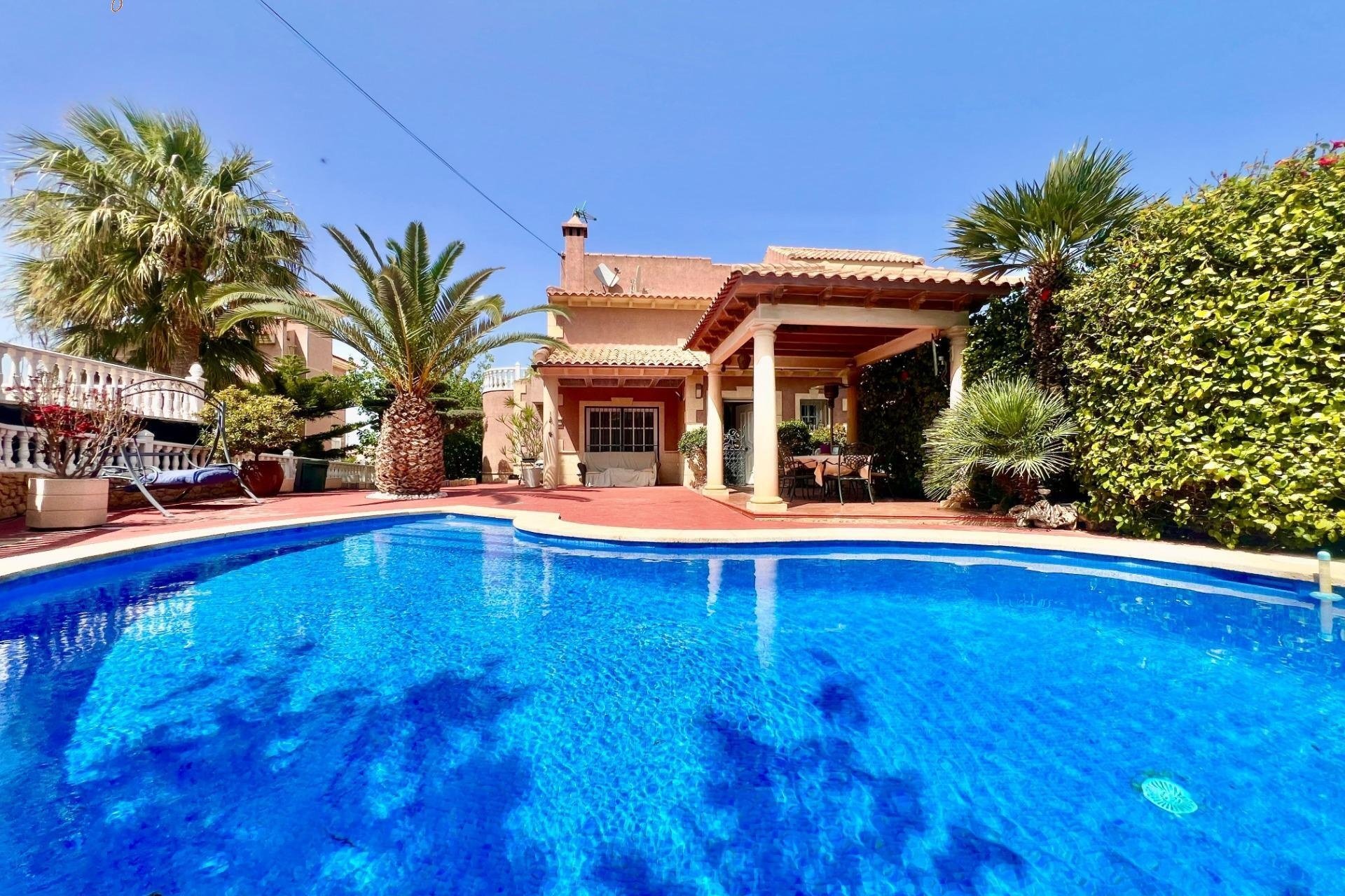 Resale - Villa -
Torrevieja - Los Balcones - Los Altos del Edén