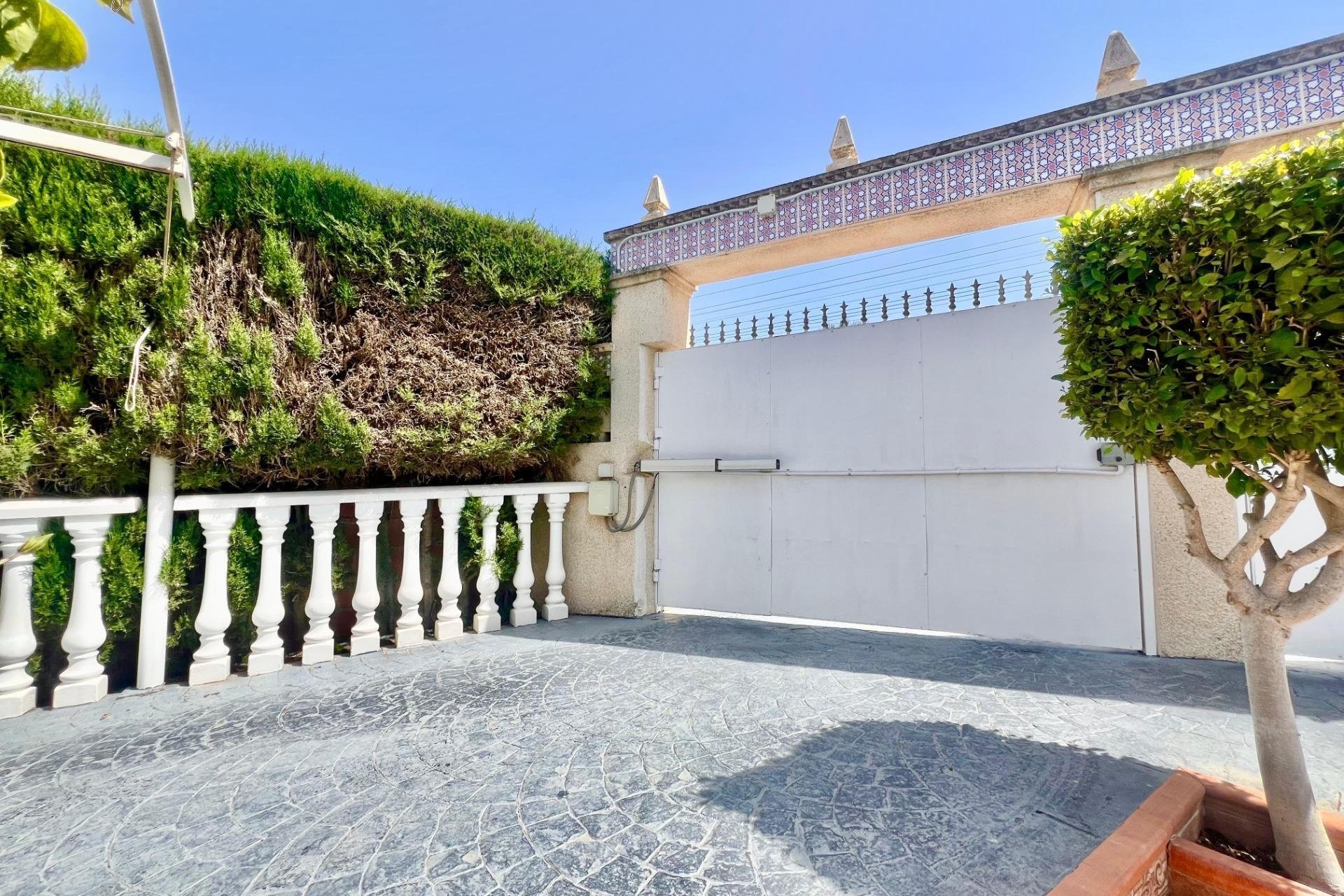 Resale - Villa -
Torrevieja - Los Balcones - Los Altos del Edén