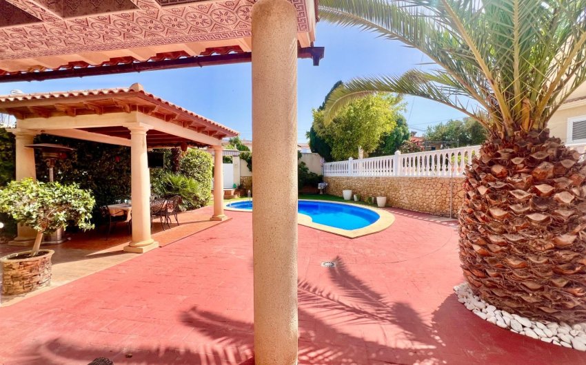 Resale - Villa -
Torrevieja - Los Balcones - Los Altos del Edén