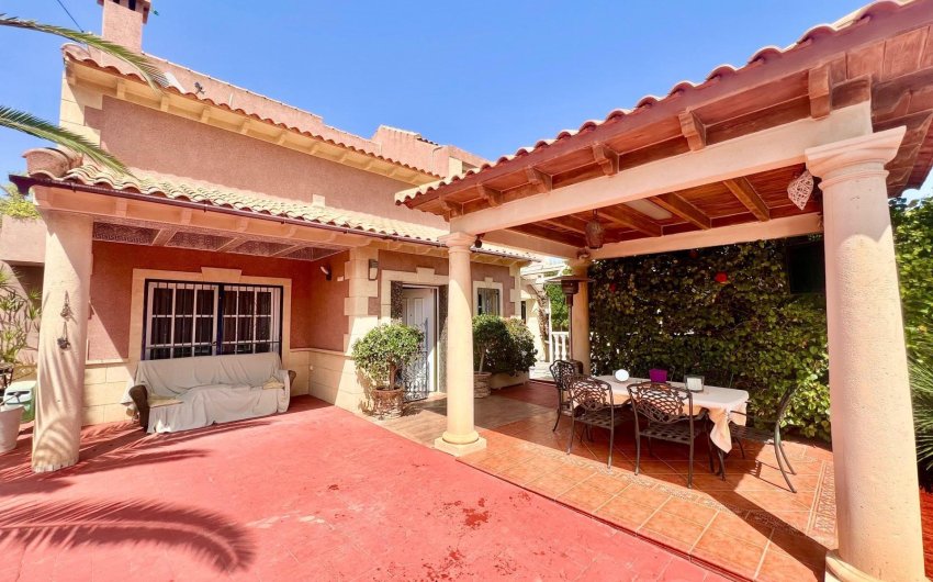 Resale - Villa -
Torrevieja - Los Balcones - Los Altos del Edén