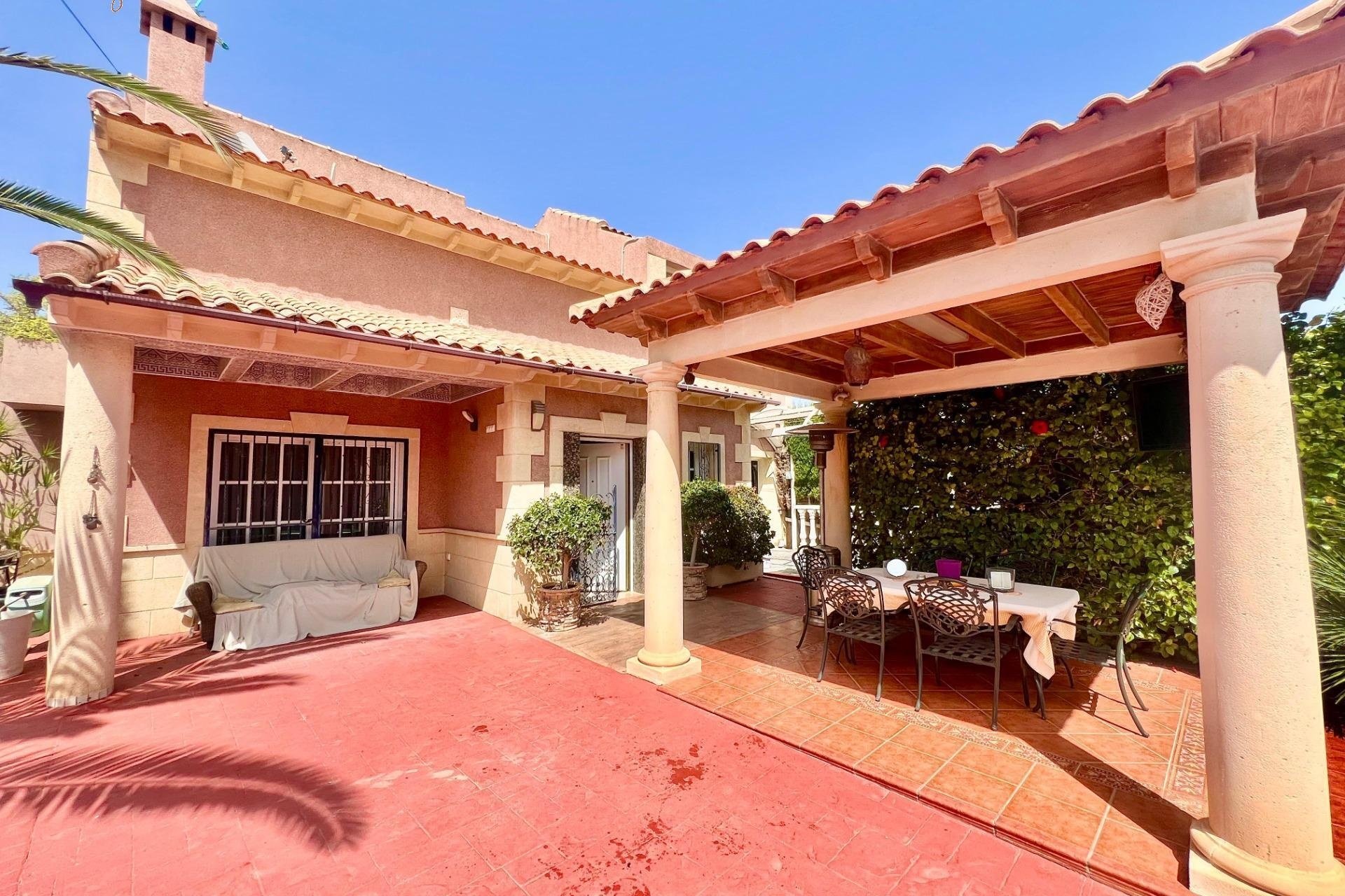 Resale - Villa -
Torrevieja - Los Balcones - Los Altos del Edén