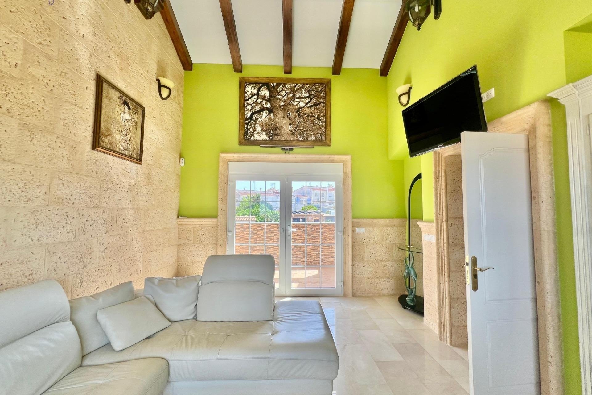 Resale - Villa -
Torrevieja - Los Balcones - Los Altos del Edén