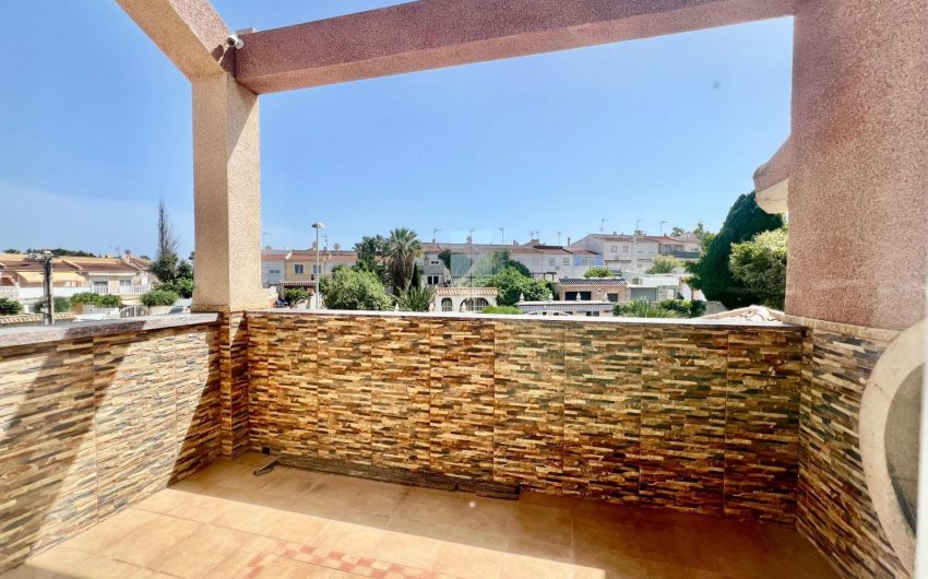 Resale - Villa -
Torrevieja - Los Balcones - Los Altos del Edén