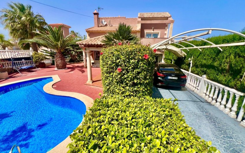 Resale - Villa -
Torrevieja - Los Balcones - Los Altos del Edén