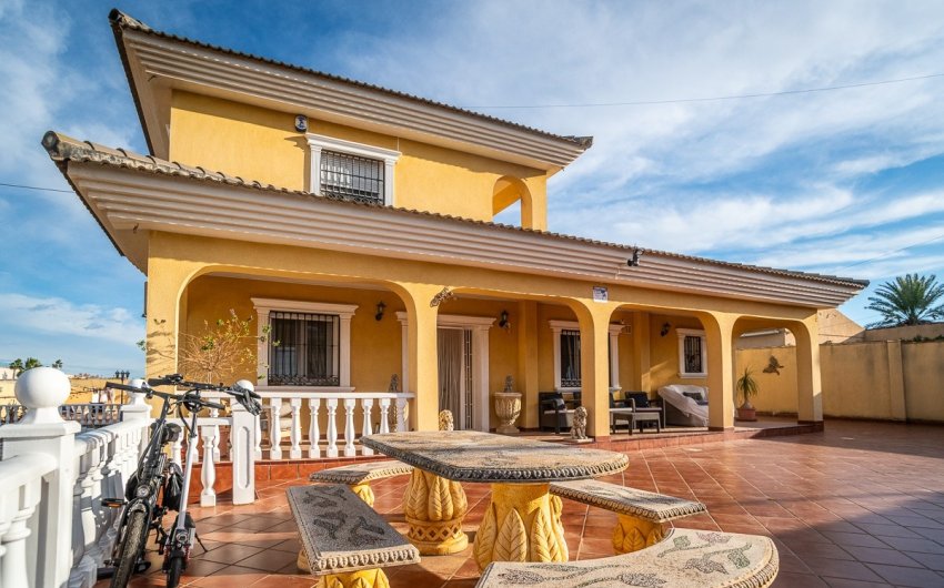 Resale - Villa -
Torrevieja - LOS BALCONES - LOS ALTOS