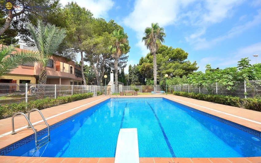 Resale - Villa -
Torrevieja - Los Balcones