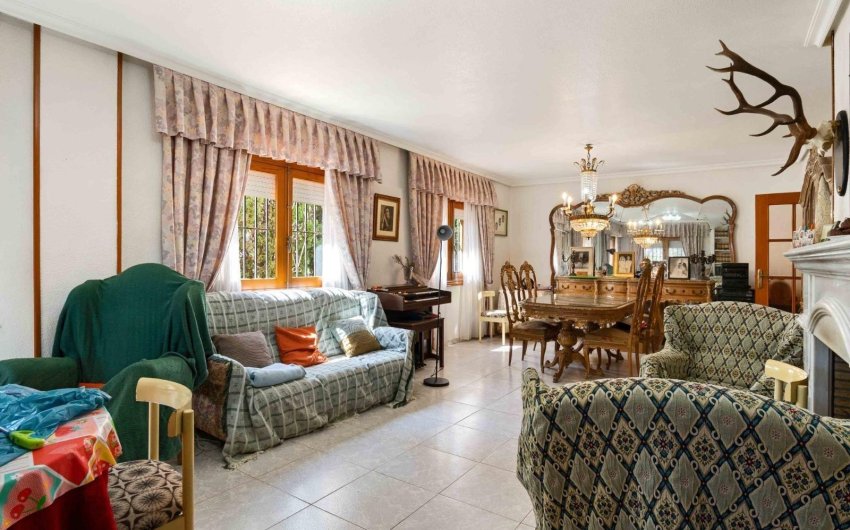 Resale - Villa -
Torrevieja - Los Balcones