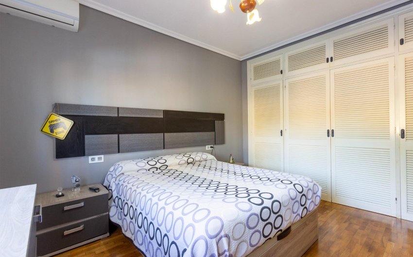 Resale - Villa -
Torrevieja - Los Balcones